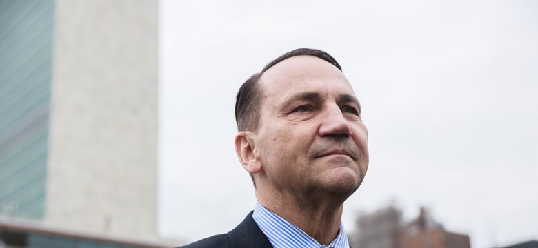 Polacy widzą go jako premiera. "Sikorski to jedyny profesjonalny minister w tym rządzie"