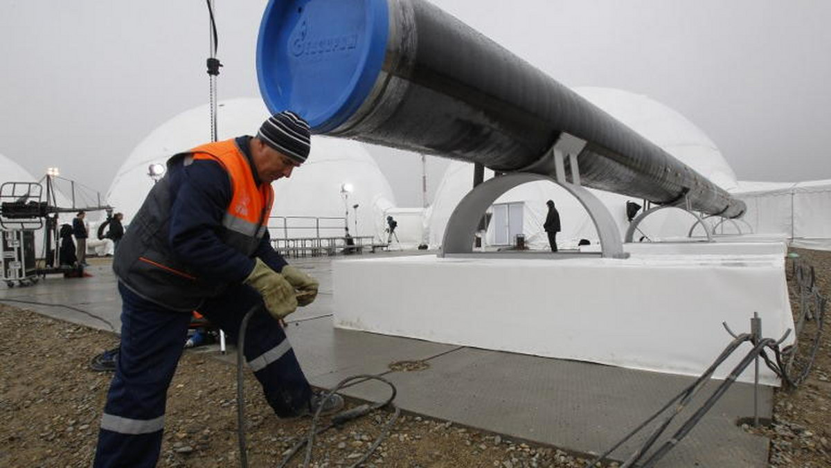 Bułgarski premier Płamen Oreszarski zarządził wstrzymanie rozpoczęcia budowy bułgarskiego odcinka gazociągu South Stream do zakończenia konsultacji z KE, która ma zastrzeżenia co do procedury wyboru inwestora - konsorcjum na czele z rosyjskim Strojtransgazem.