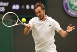 Miedwiediew zmierzy się z Alcarazem w półfinale Wimbledonu