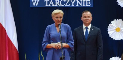 Nauczyciele dostali mocne wsparcie, ministrowi Czarnkowi to się nie spodoba! Ile zarabia nauczyciel, a ile płacą w Lidlu?