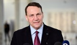 Sikorski o strasznych doniesieniach z Ukrainy. "To jest wynikiem tego, że Putin przegrywa tę wojnę"