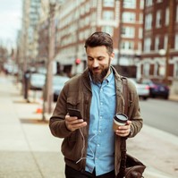 Mit jelent, ha valaki állandóan mobiltelefonnal a kezében jön-megy? Ezt gondolják a pszichológusok