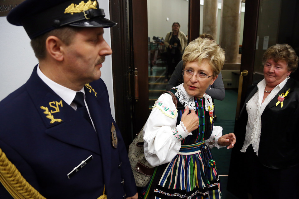 Niezwykły strój Elżbiety Radziszewskiej w Sejmie