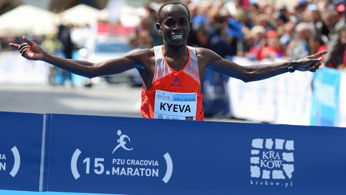 Kenijczyk Cosmas Kyeva zwycięzcą Cracovia Maraton 2016