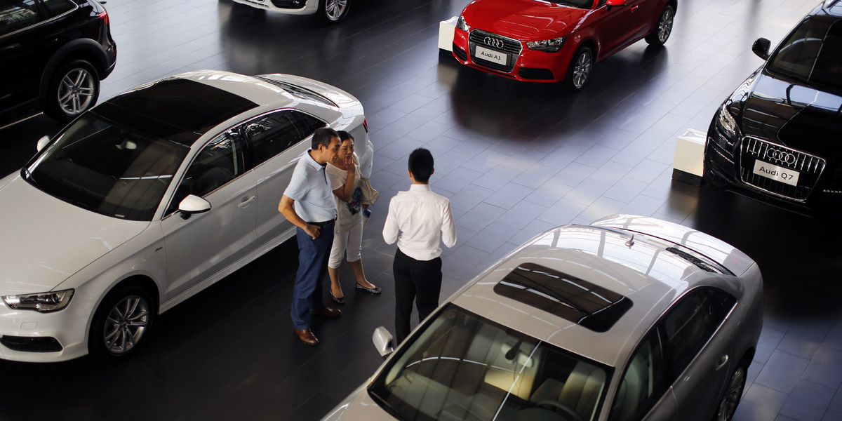 Follow this simple rule if you can't decide whether to buy or lease a new car on Black Friday