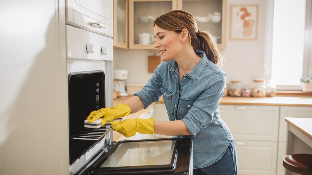 Vaša rúra je pripravená na sviatočné upratovanie a vyčistíte ju ľahko bez drhnutia.