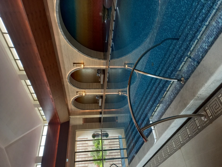 Zatvoreni bazen wellness centra hotela “One&Onliy”