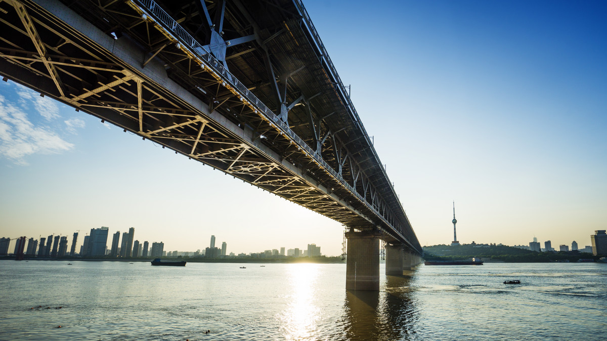 Wuhan. Zabił siedem osób, w tym sekretarza Partii. Skoczył do rzeki Jangcy