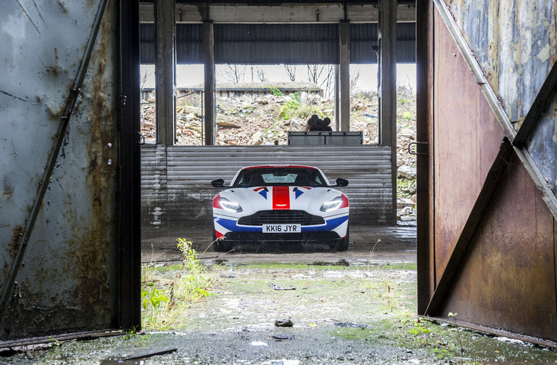 Aston Martin DB11