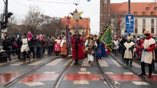 Zbyt dużo świąt: zniesienie dnia wolnego przypadającego 6 stycznia (Święto Trzech Króli), mogłoby pozytywnie wpłynąć na sytuację gospodarczą kraju. Co zdecyduje komisja?