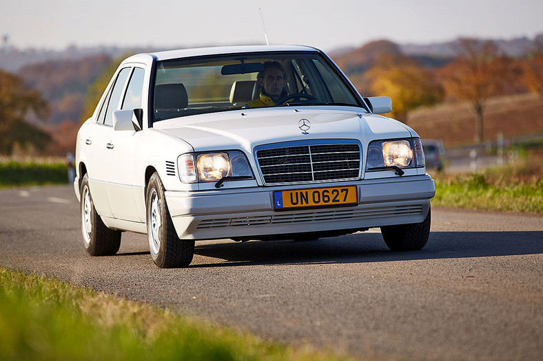 Mercedes 250 D (W 124)