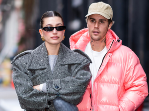 Két hónapja vártunk erre: édes családi fotót posztolt Hailey Bieber és Justin Bieber