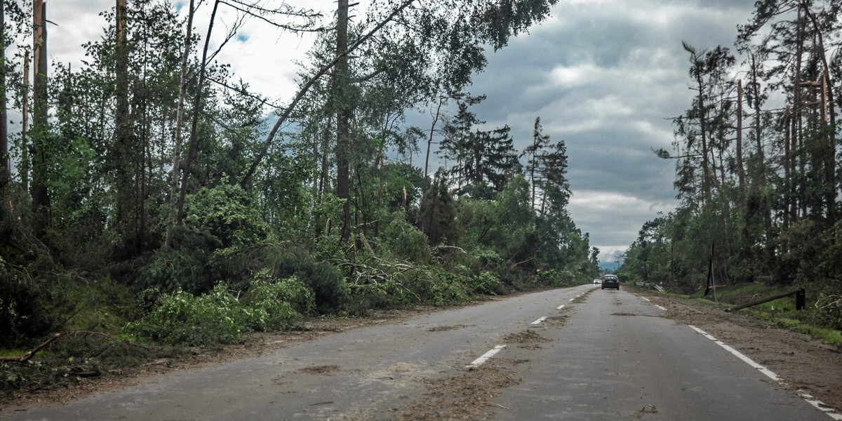 Nawałnica, która przeszła nad Pomorzem w nocy z piątku na sobotę, największe zniszczenia spowodowała w powiecie chojnickim (na zdjęciu)