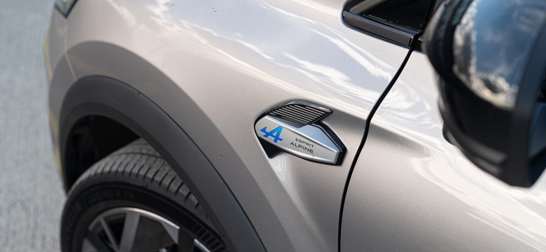 Nowy SUV hitem. Renault zaskakuje technologią i hybrydą