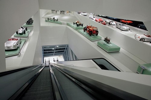 Muzeum Porsche - Historia legendy motoryzacji na wideo