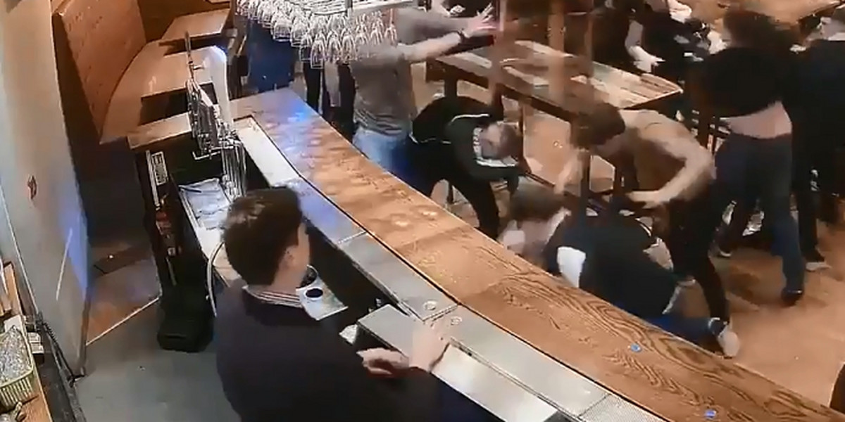 Gigantyczna bójka w pubie. Krew się leje, nagrały to kamery!