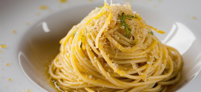 Pyszny obiad na wtorek. Podajemy przepis, Ty gotujesz. Obłędnie pachnący makaron po mediolańsku
