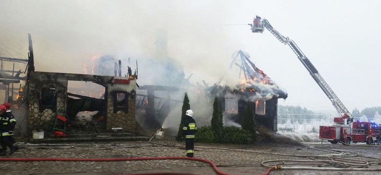 Spłonęła restauracja w Egiertowie; gasiło ją 21 zastępów straży
