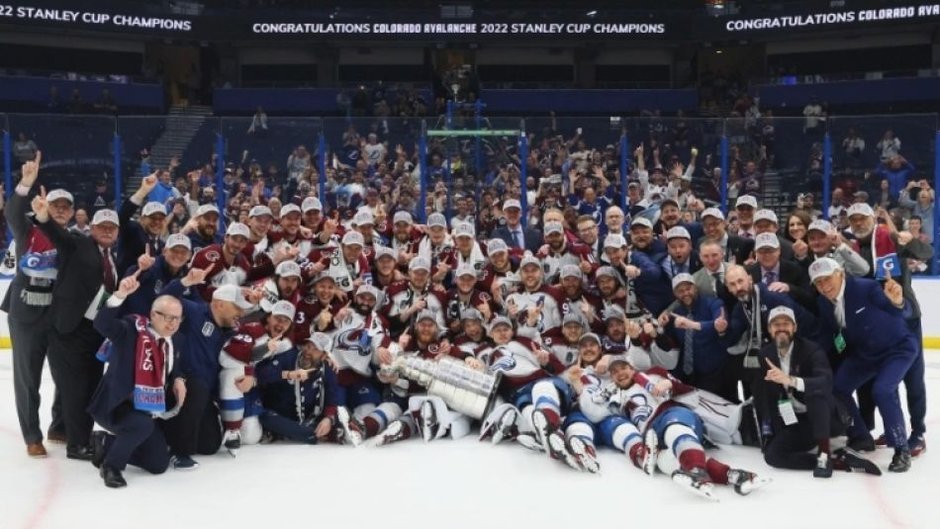 Colorado Avalanche po 21 latach z Pucharem Stanleya [WIDEO]