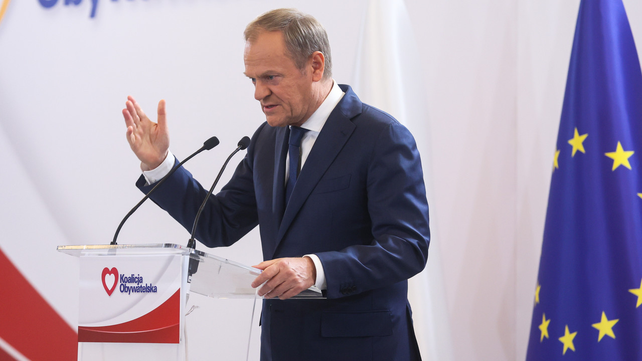 Donald Tusk: jedna z rakiet spadła 15 km od naszej granicy