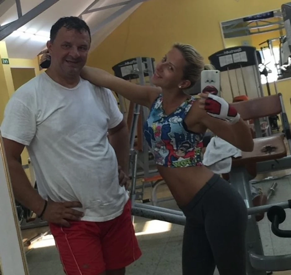 Cipka sa pokojnim suprugom