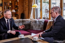 Andrzej Duda twardo broni Donalda Trumpa. "Jestem przekonany, że zakończy wojnę"