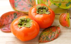 Za chwilę zaczyna się na nie sezon. Dlaczego warto jeść owoce kaki?