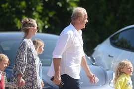 Holivudski šmeker čeka OSMO DETE U 70. GODINI: Imao 4 ŽENE, svaka mu rodila BAR PO JEDNO, a poslednju susprugu upoznao je IGROM SREĆE I SUDBINE - OVDE