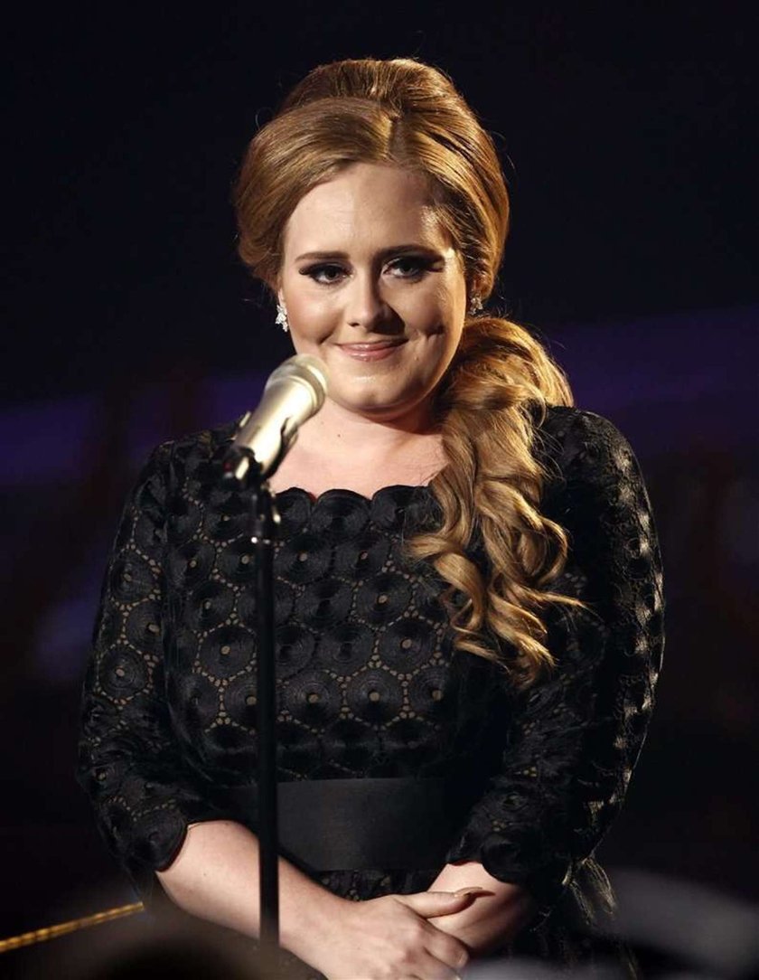 Adele lubi piwo i papierosy