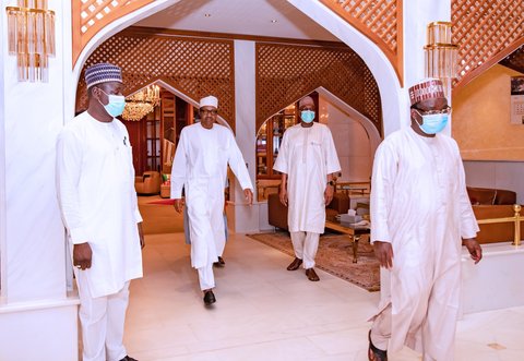 President Muhammadu Buhari receives the Presidential Task Force on COVID-19 at his residence in Aso Rock Villa, Abuja. [Twitter/@BashirAhmaad]