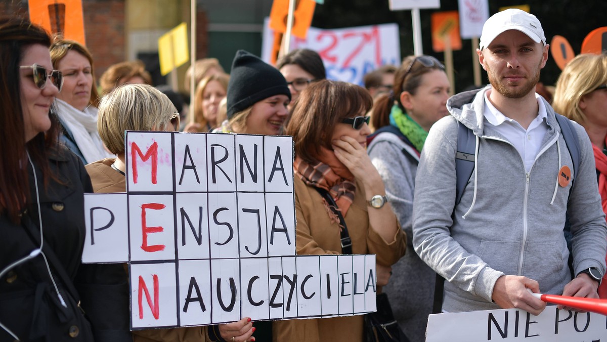  Uczestnicy „Ogólnopolskiej Manifestacji dla Szkoły. Rok 2019