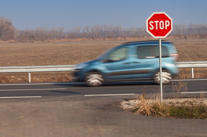 Ważny wyrok Sądu Najwyższego. Dotyczy rowerzystów i znaku STOP