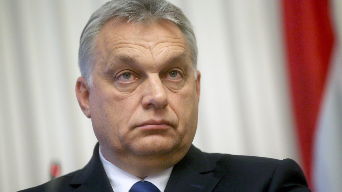 Premier Węgier Viktor Orban zdołał stworzyć w swoim kraju medialną machinę na wzór propagandy z czasów komunistycznych, która uniemożliwia wszelką krytykę czy uczciwe rozliczenie jego prawicowo-nacjonalistycznej rządów - ocenia "New York Times".