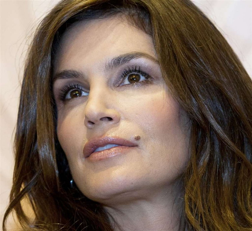 Sobowtór Cindy Crawford - Tulin Sahin