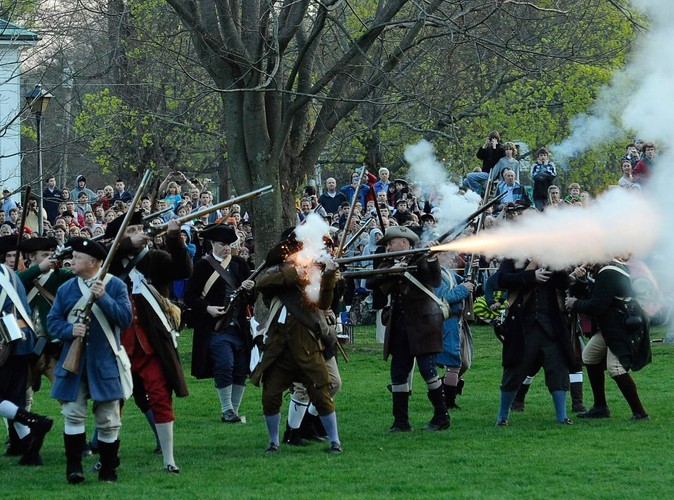 Rekonstrukcja bitwy pod Lexington z 1775 roku
