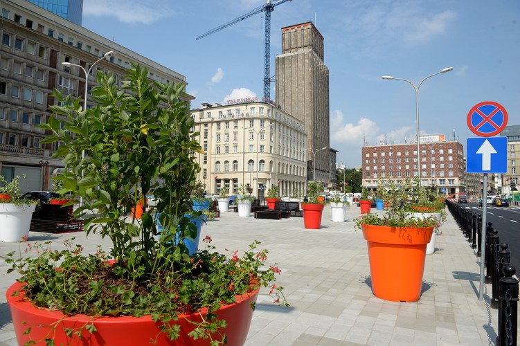 Plac Powstańców Warszawy po remoncie, na dzień przed obchodami 70. rocznicy wybuchu Powstania Warszawskiego, 31 bm. (4) <br><br>  fot. (mr) PAP/Radek Pietruszka