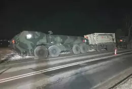 Pojazd amerykańskiej armii wjechał do rowu. Polskie drogi zbyt wąskie?