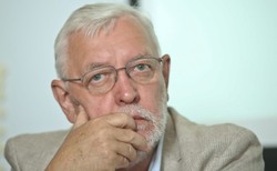 B. prezes Trybunału Konstytucyjnego nowym szefem Fundacji Instytut Lecha Wałęsy