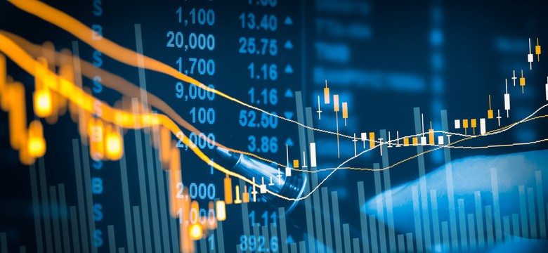 Dolar i funt pod wpływem banków centralnych; przecena ropy naftowej