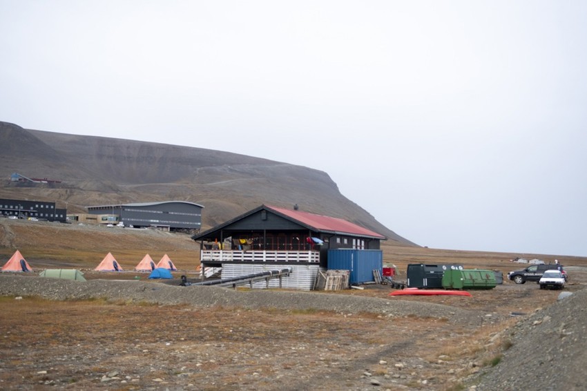 Kamp kod Longjerbijena, Svalbard