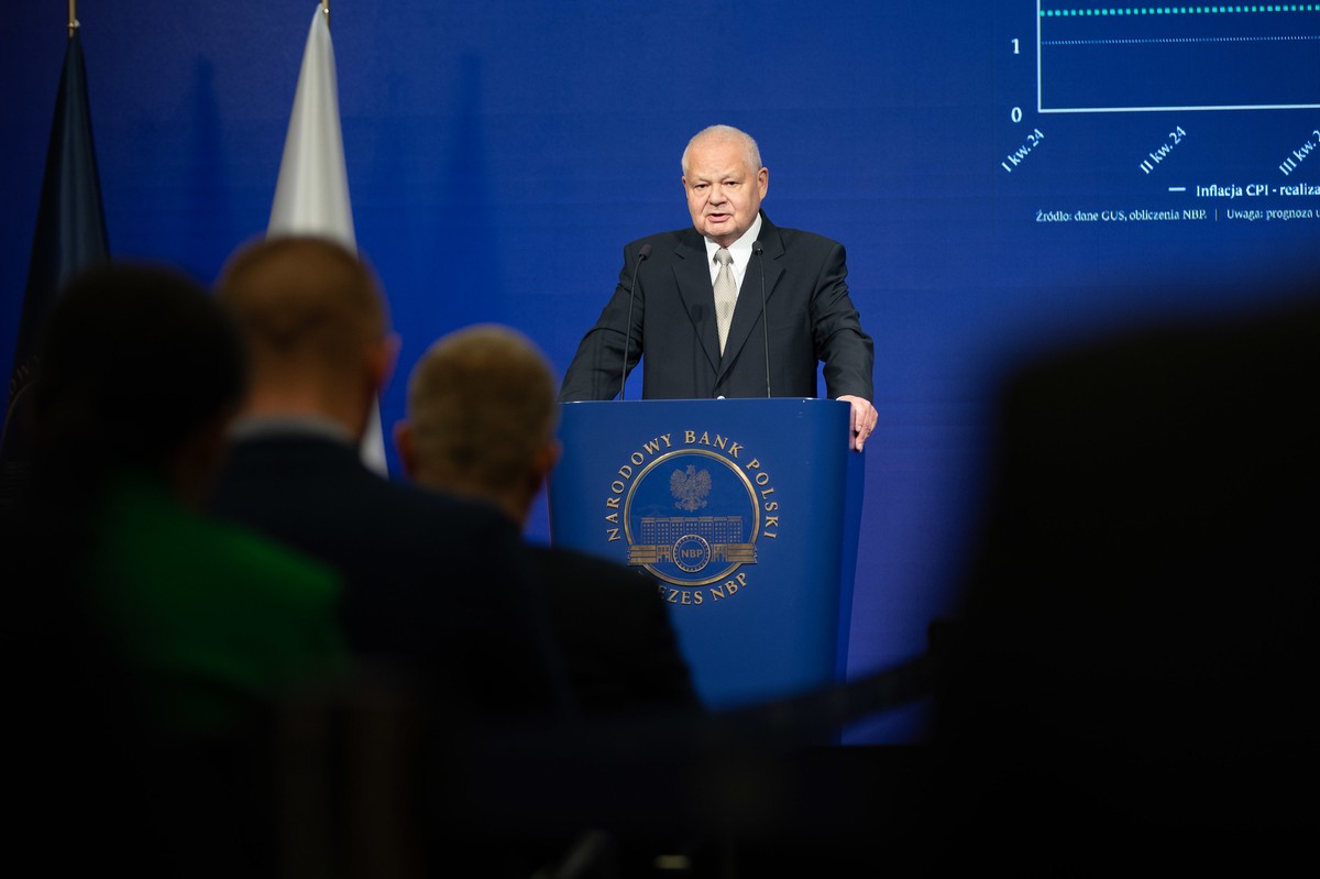 "Rząd zainteresowany jest w tym, żeby inflacja była wyższa". Glapiński komentuje