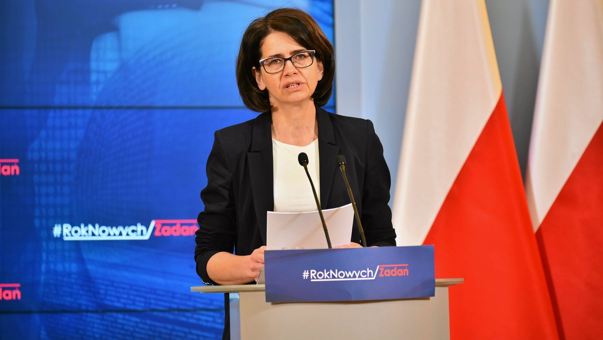 Minister Anna Streżyńska odpowiada na pismo Róży Thun i zaprasza ją do dyskusji na temat opłat roamingowych w UE. "Niezależnie od wszystkich różnic, łączy nas jedno: troska o to, aby Polacy w kraju i za granicą mogli korzystać z tanich i wygodnych rozwiązań i usług dostarczanych przez operatorów telekomunikacyjnych" - argumentuje w piśmie, które przesłała do europosłanki PO.