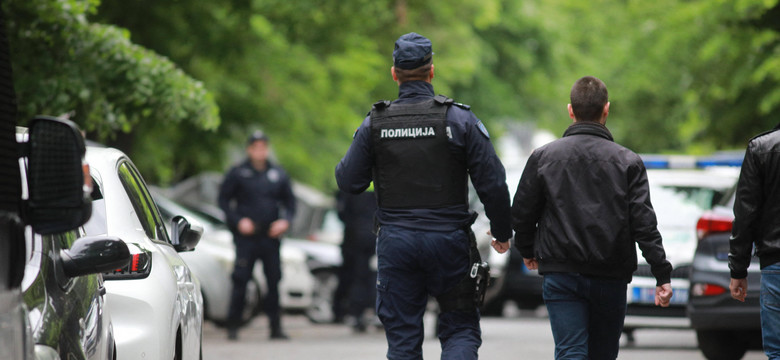 Sprawca strzelaniny w Serbii zatrzymany. Wśród zabitych policjant i jego nastoletnia siostra