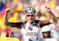 Tour de France: Bardet wygrał 18. etap, Froome liderem