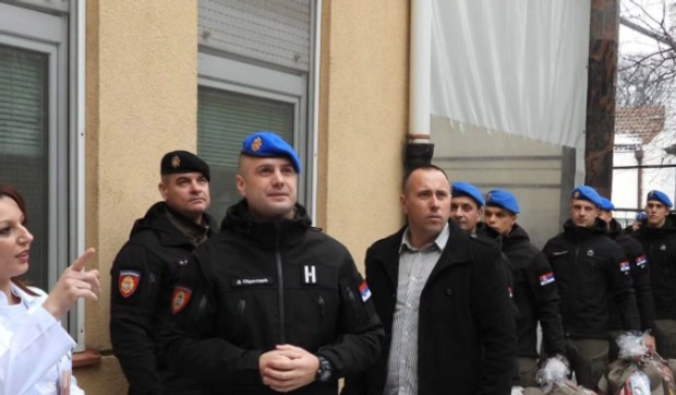 Pripadnici Odreda Žandarmerije u Novom Sadu obradovali su najmlađe pacijente paketićima