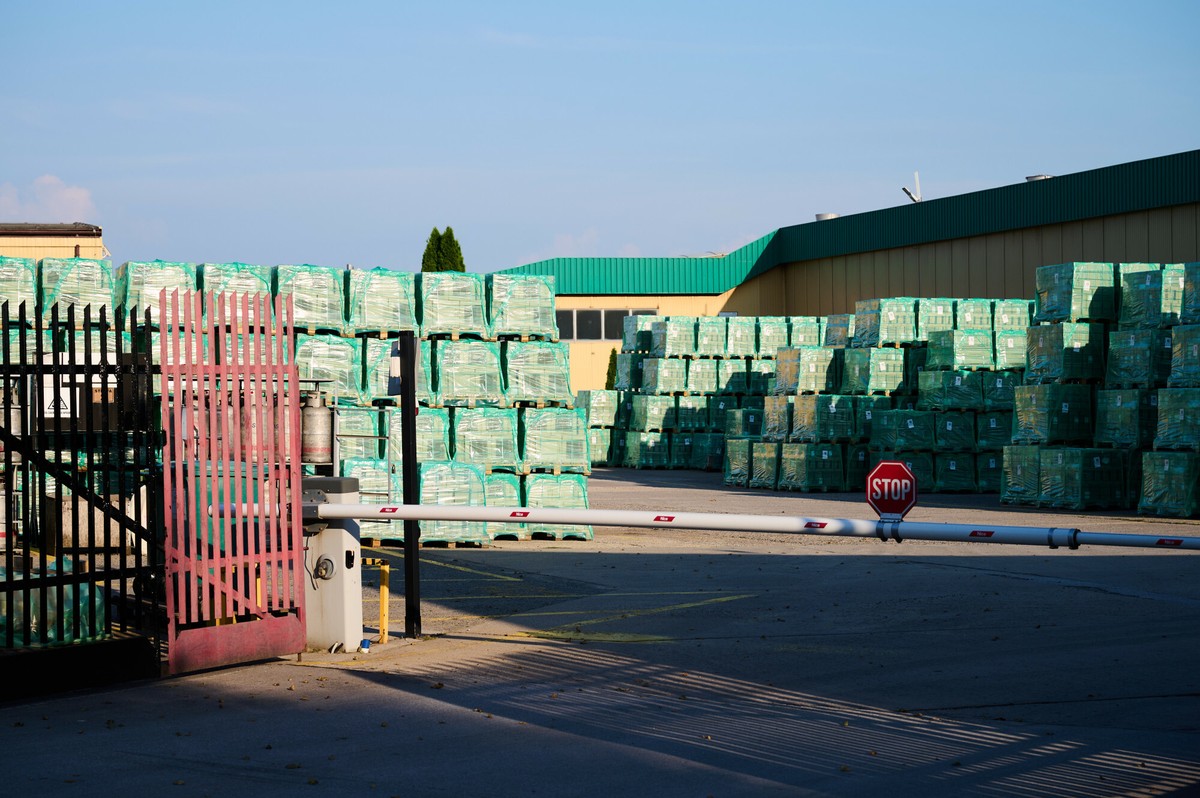 Znany polski producent zwalnia 140 osób. Tania konkurencja wykańcza rynek