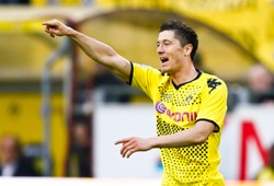 Borussia odrzuciła ofertę Chelsea. 17 mln euro za "Lewego" to mało