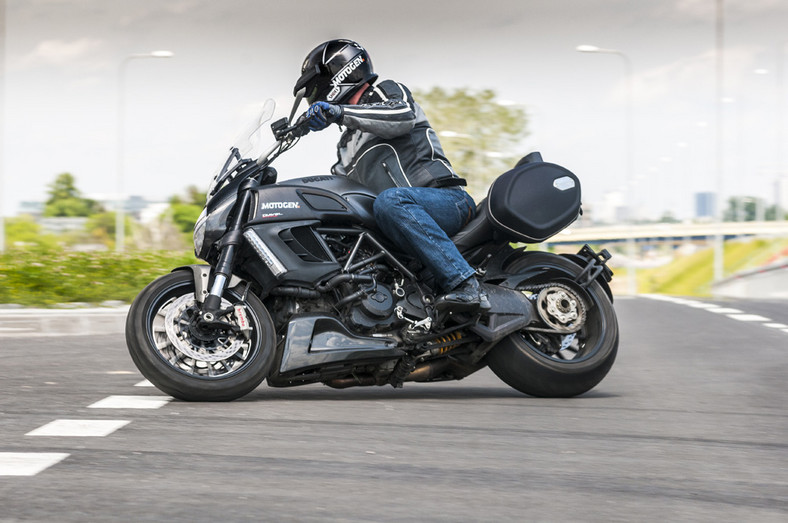 Ducati Diavel Strada