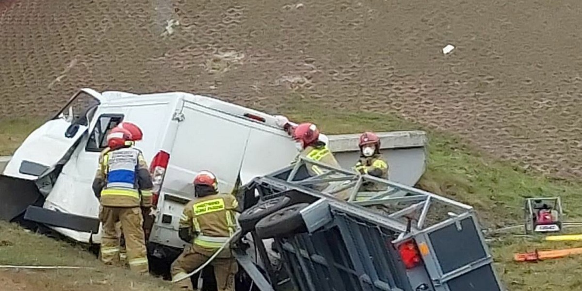 Wypadek busa na A4. 