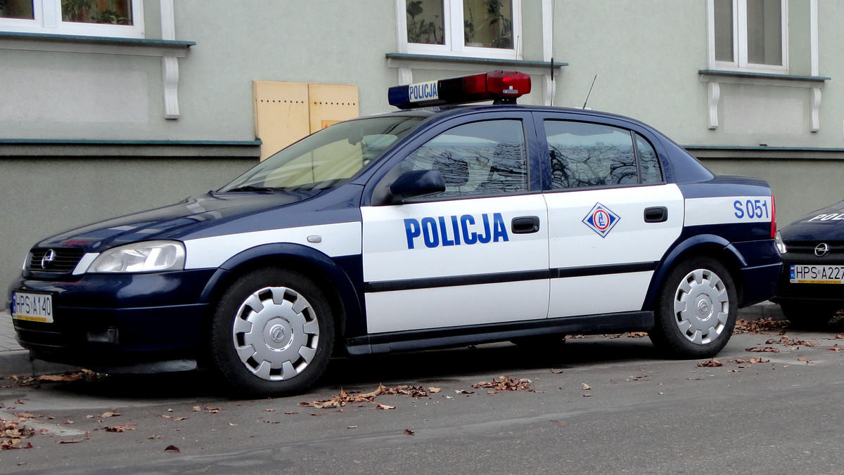 Policja zatrzymała w Łodzi gwałciciela, który ukrywał się przez 13 lat. Mężczyzna przez ten czas zmieniał miejsca zamieszkania i posługiwał się dokumentami swojego brata.